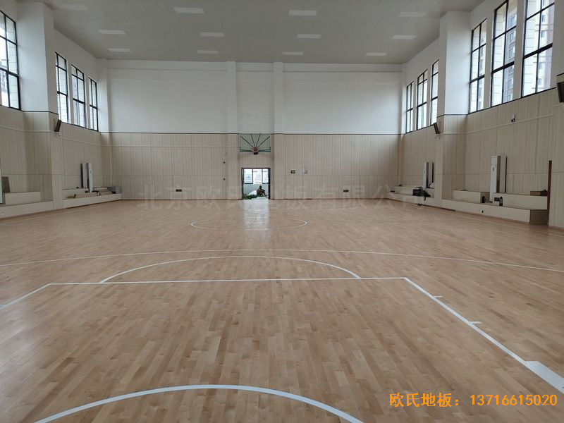 ������ˮ�h���ϵڶ�С�W�w��ľ�ذ尲�b����